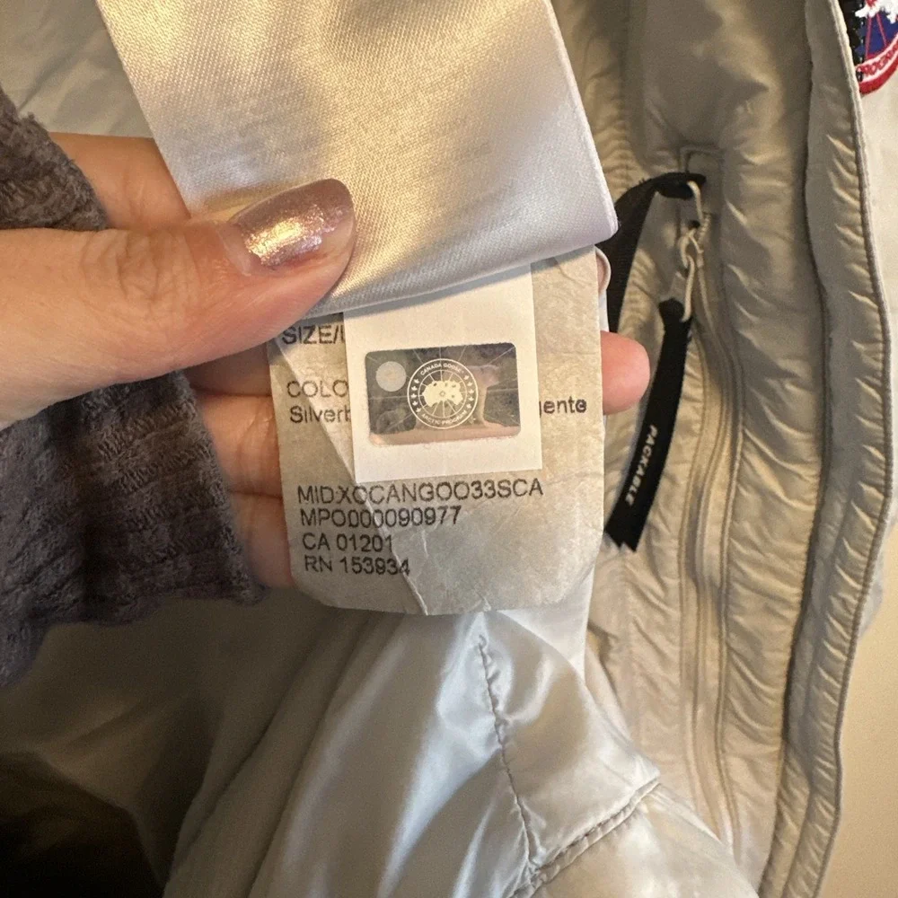 Canada Goose Women's Ellison Down Jacket Packable XL Light Grey Pre Owned - Picture 9 of 11